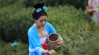 链家连夜撤橱窗房源 员工闭门宣誓鼓掌打气