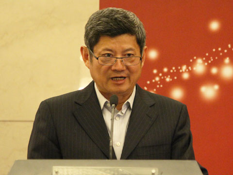 报业老总年薪_鸿星尔克老总图片