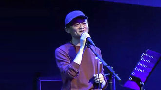 长沙现全透明玻璃厕所 游人羞涩“观厕”