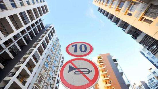 第一财经社论：应差别化应对住房问题 仍需加强调控 [负面]