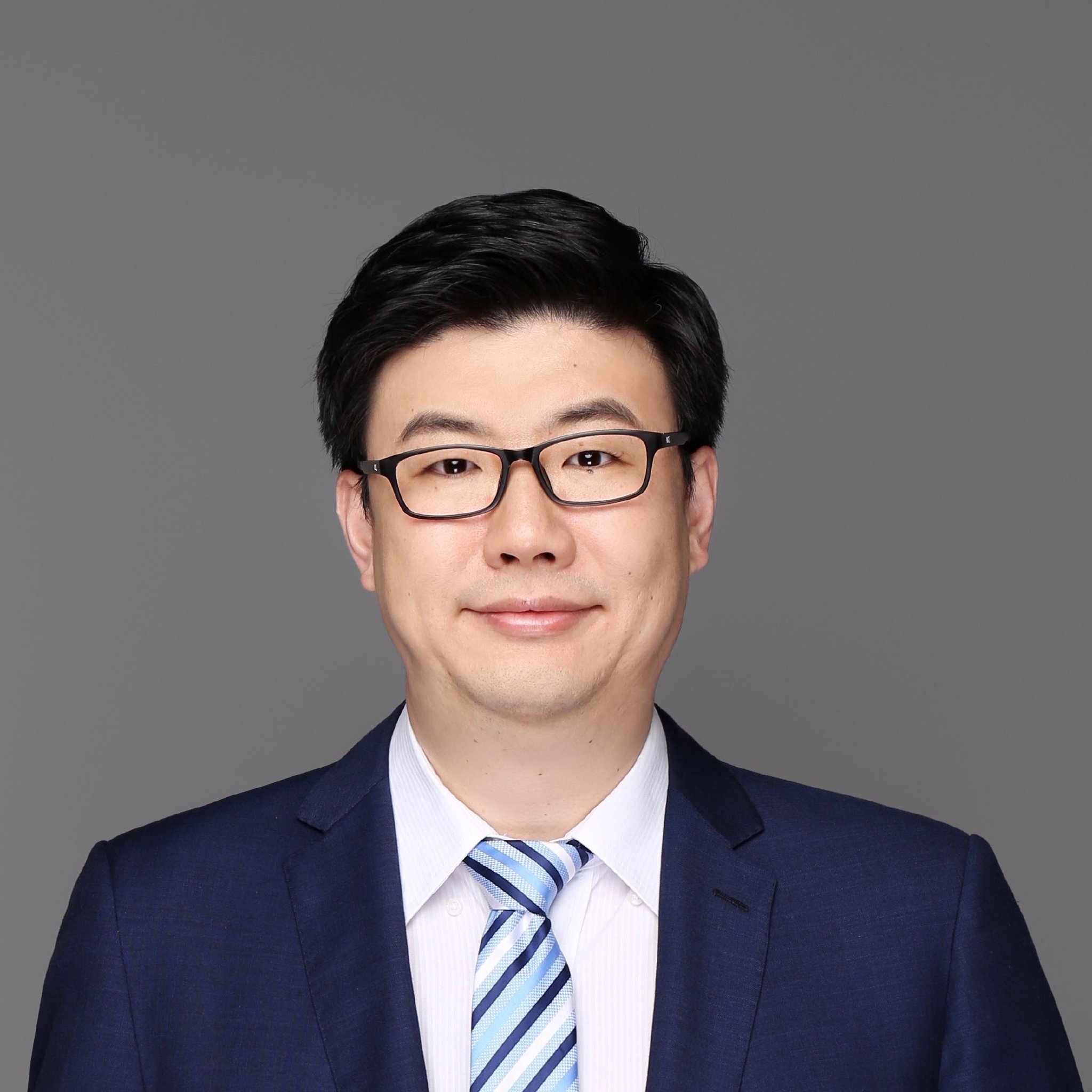 杨桢霄