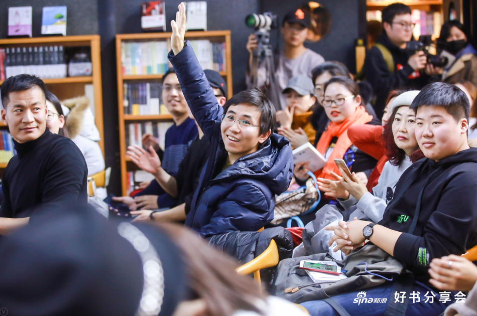 1月10日，新浪好书分享会《断舍离》创始人山下英子携升级版新书《断舍离》空降北京798机遇空间，现场分享生活理念，通过升级体验“断舍离”，遇见人生的各种美好。为书作序的演员陈数也同时现身，讲述她的断舍离实践和生活美学。