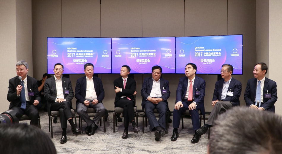 由于中美企业家峰会为闭门会议，峰会就结束后，出席峰会的企业家们还出席了此次峰会的媒体沟通会，解读l了本次中美企业家峰会。图为记者见面会现场。（王姗姗/摄）