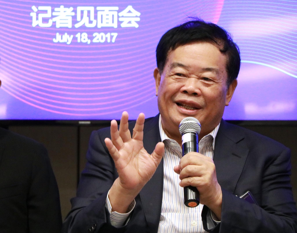玻璃的老总_玻璃产业龙头老总(2)