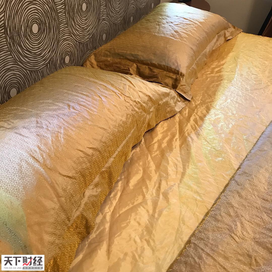 土豪新潮流:五星奢华酒店推出24K金床单(组图)