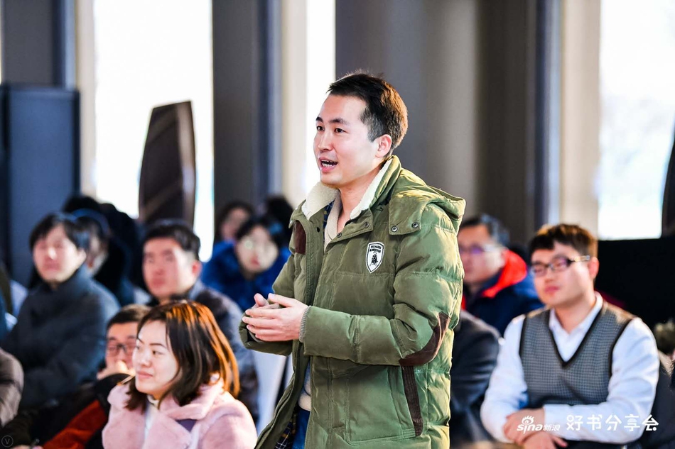 12月16日，新浪好书分享会《霸气：孙正义冲向未来的领导力》在北京·朗悦空间（望京馆）举行。软银SoftBank集团顾问岛聪先生，财经作家、央行观察创始人由曦先生，湖畔大学产品模块学术主任梁宁女士，共同探讨互联网助力下的企业数字化转型愿景等现实话题。