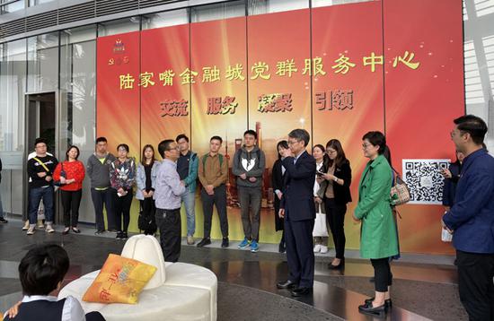 「白俄罗斯有赌场」全职在家里面带孩子就是“懒”?你知道为了孩子我们放弃了多少?
