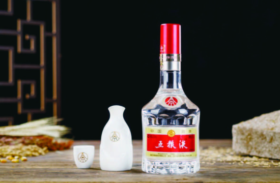 五粮液也跑不动了，普五直降400元！