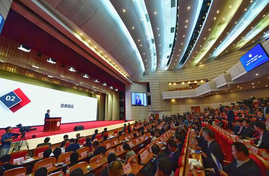 另一个凤凰彩票-22岁樊振东晋升少尉!当兵11年首战军运会 搭档国乒队友冲击4冠王