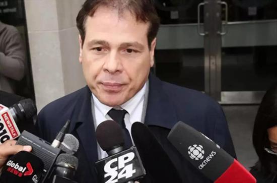 迪安吉洛被指控妨碍司法公正