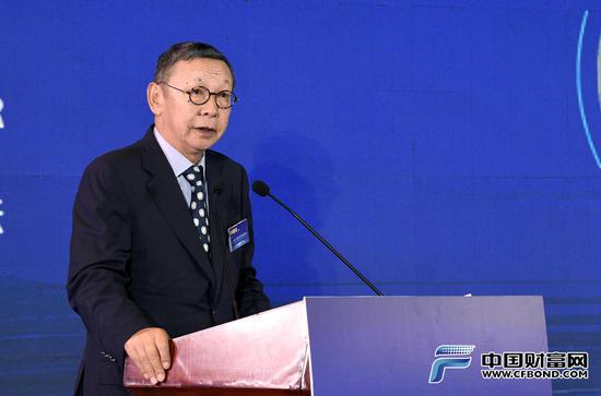 原中国银监会副主席蔡鄂生在2020中国企业家博鳌论坛·国际黄金市场年度峰会上致辞。中国财富网 李林 摄