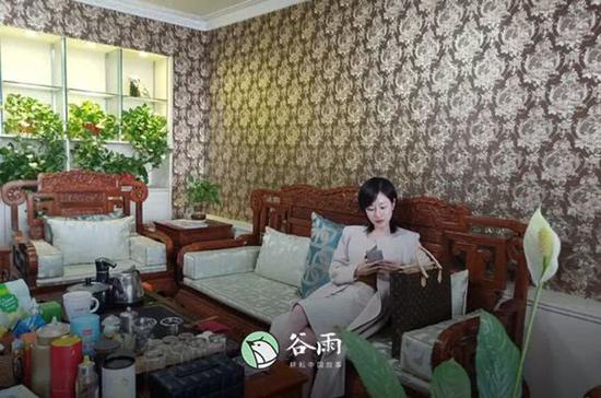 韩铠伊在李春平的"空中豪宅"