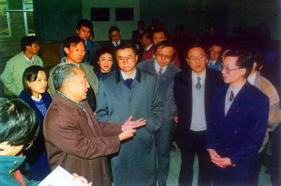 邹家华，胡启立，联想集团，右起第一人为LEX 5000项目负责人罗争，1994年