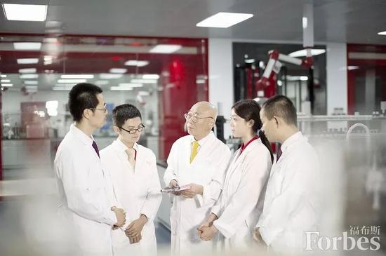 官方千亿国际注册 黄毅清炫粉丝超黄奕,称人靠意念成功,我们是不是该去撤关注了