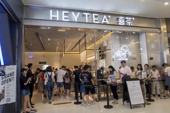 杭州惊现万人抢房:其实排队买房和排队买奶茶没区别