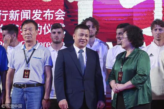 前左2为李勇鸿