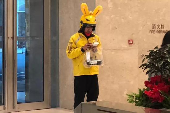 大街小巷,美团外卖骑手的身影几乎随处可见。