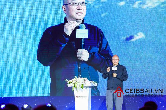 御风集团董事长冯仑