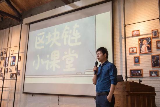 金沙118网址多少 - 朱元璋建庆功楼宴功臣,刘伯温赶紧请辞,叮嘱徐达:寸步不离皇上