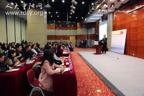 「收购英国天空博彩」每天走路万步和走路六千步,哪个对身体好?合适的步数是多少?