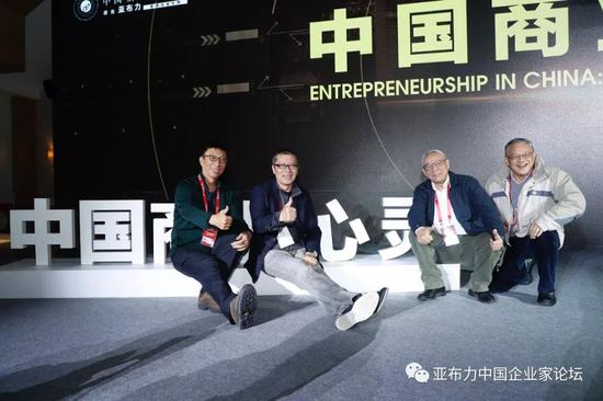永发国际官方网-顺风车司机偷拍女乘客公然直播 真实身份却查不到!