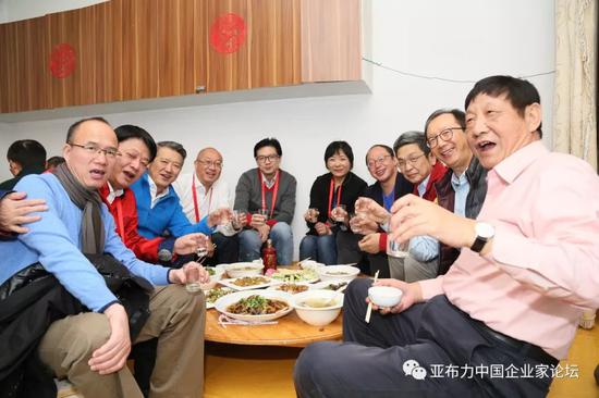 皇冠官网比分查询 - 苹果除了吃还能“贴”在眼睛上?水果界中的奢饰品,养颜排毒