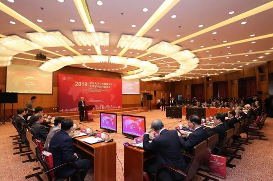 八百万在线客服 辉隆股份拟购标的估值8.3亿 三个月翻倍