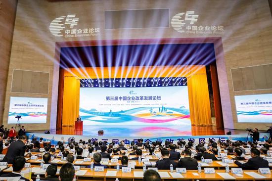 「威尼斯人平台不出款」这个冬天内搭选什么显气质?试试纯色高领毛衣,穿上保暖还显脸小