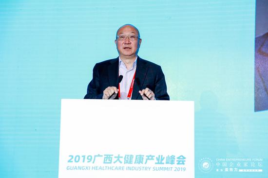 优德w88靠谱么,一箱油贵几十块,95号实在太贵,混点便宜的92号可不可以?