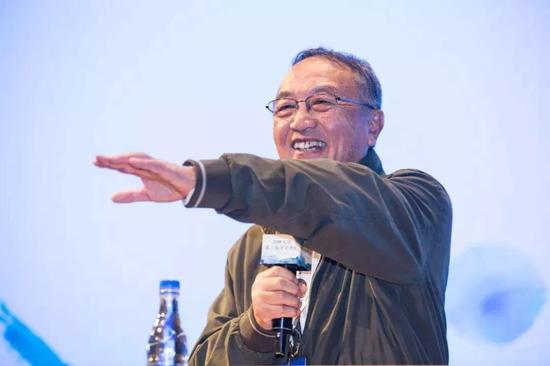 「uedbet2018年重新开」刚刚,75岁柳传志,退了