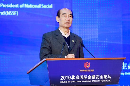赌场娱乐场新线上博彩 - 杜克大学校长文森特·普莱斯:促进协同创新与跨国合作