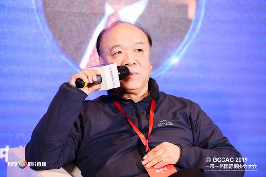 3aak路com|袁咏仪成预言家?40岁章子怡被曝怀二胎,下月将停工养胎
