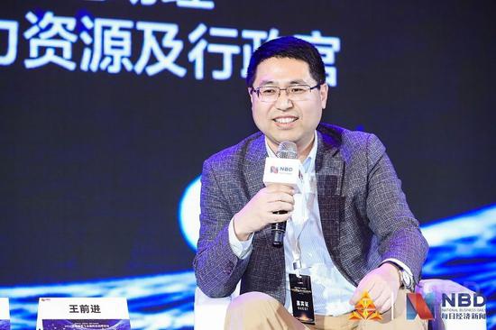 皇冠体育app送彩金,连人见人爱的ta都要玩儿命健身了,你还窝在床上刷手机?