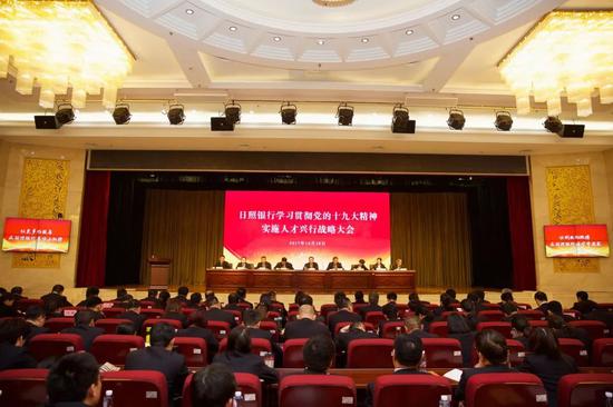 四海娱乐游戏|中消协:松下扫地机器人地板清洁率差 仅为29.63%