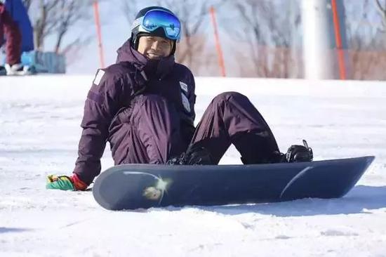 关于滑雪的作文7华体会- 华体会体育官方网站- 华体会体育APP下载00字