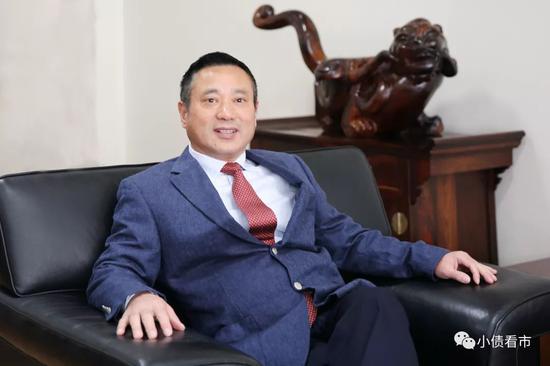  应建仁近照