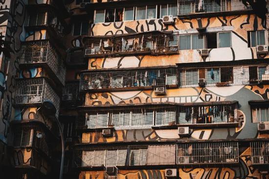 卖1000万的豪宅,8千都租不出!