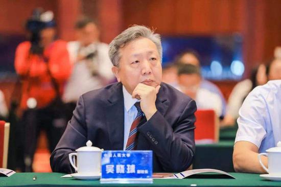 吴晓求
