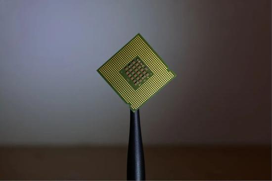 重磅政策出炉 中国芯片何时“雄起”?