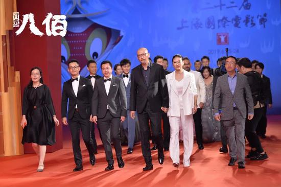 管虎、王中磊携《八佰》主创团队亮相2019年上海国际电影节 图片来源：电影八佰官方微博