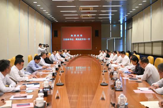 贯彻抗疫表彰大会精神 工行和武汉共商深化合作