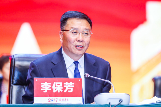 茅台集团原董事长李保芳获“中国酒业30年功勋人物奖”