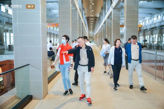 创新引领，共创未来-英才知名企业代表团走进中国郎酒