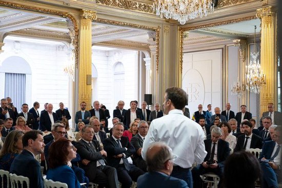 法国骚乱10天后:经济损失超10亿欧元,至少20%游客取消行程