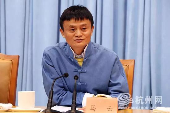 闪送员注册_充满火药味的印巴边境降旗仪式,场面堪比天安门降旗仪式壮观