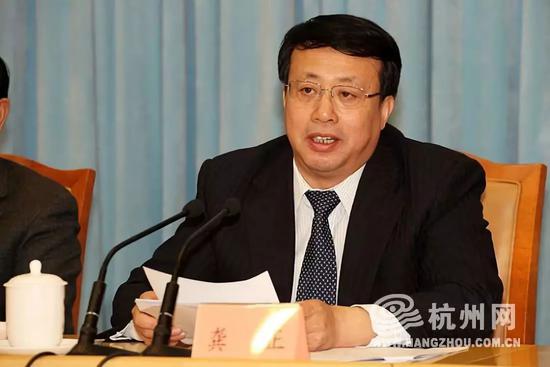 开户送钱的游戏平台|七仙女手臂缠丝带,而小龙女她们却在袖口系丝带,个个挥袖很撩人