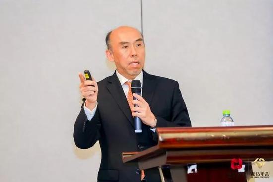 皇宝娱乐场真人-社区楼道长:身兼多职的热心肠