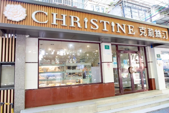 靠卖券出圈开千家门店，这家公司如今一夜全关门