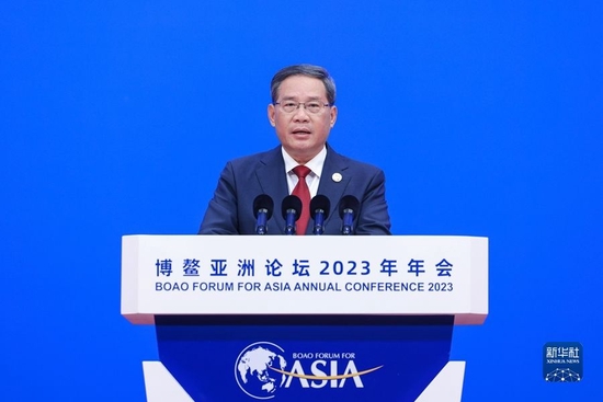 3月30日上午,国务院总理李强在海南博鳌出席博鳌亚洲论坛2023年年会开幕式,并发表题为《以人类命运共同体理念为引领 为世界和平与发展注入更多确定性》的主旨演讲。 新华社记者 刘彬 摄