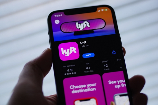 顶不住了！美国又一巨头将大裁员超30%， 新CEO正式上任仅数日